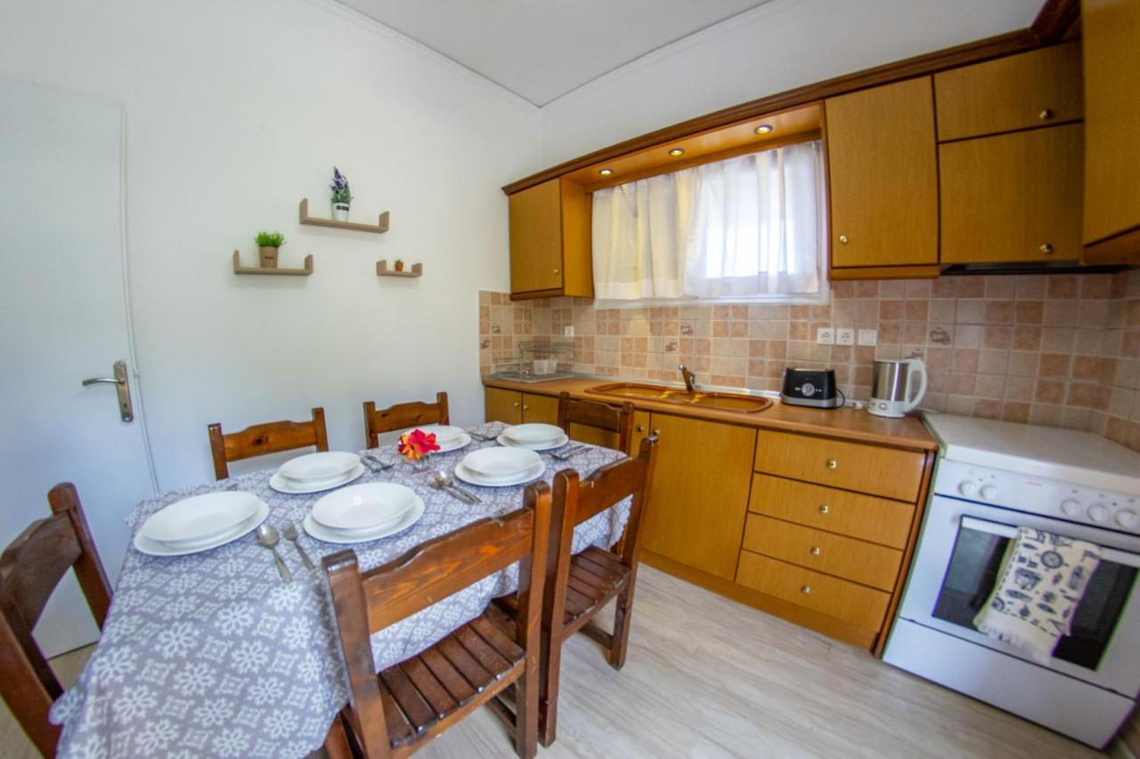 Holiday home Elaionas And