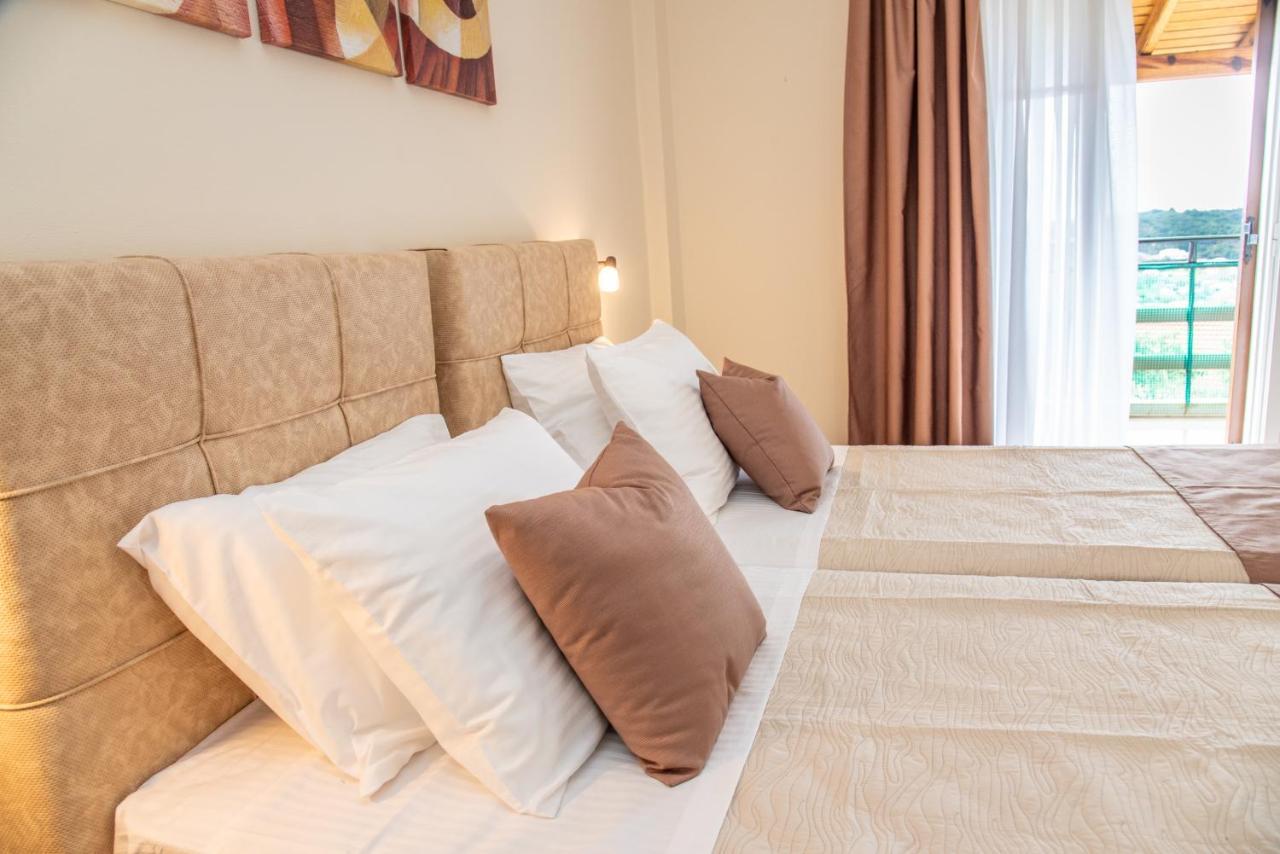 Holiday home Elaionas And