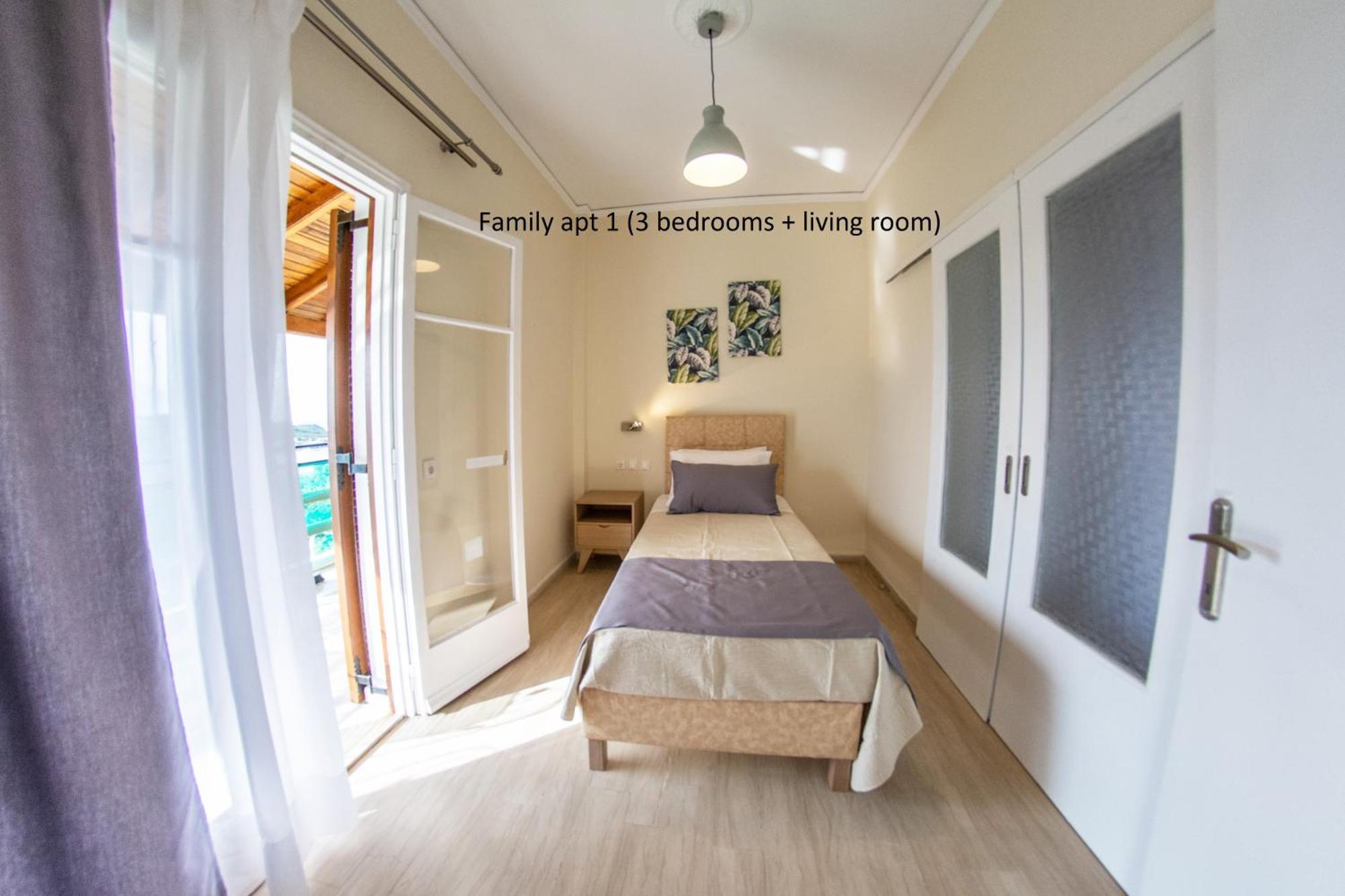 Elaionas And Holiday home Agios Stefanos Avliotes (Corfu)